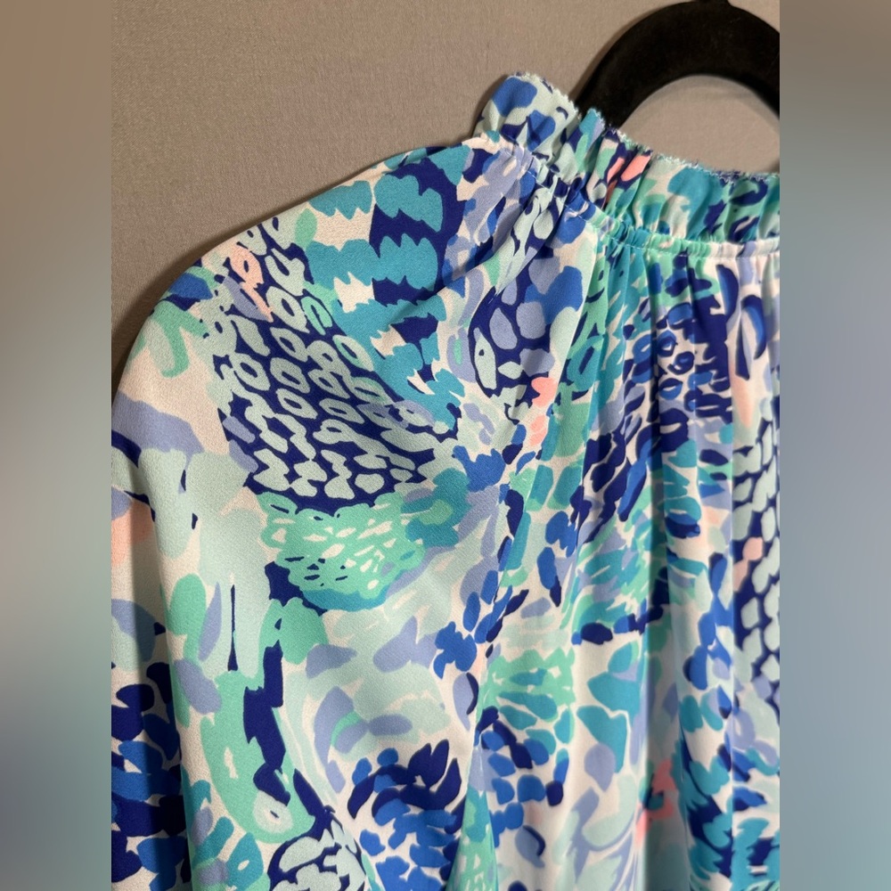 Lilly Pulitzer Savanna Printed Ruffle Hem Blouse in Blue Green Women’s Size S - Picture 9 of 10